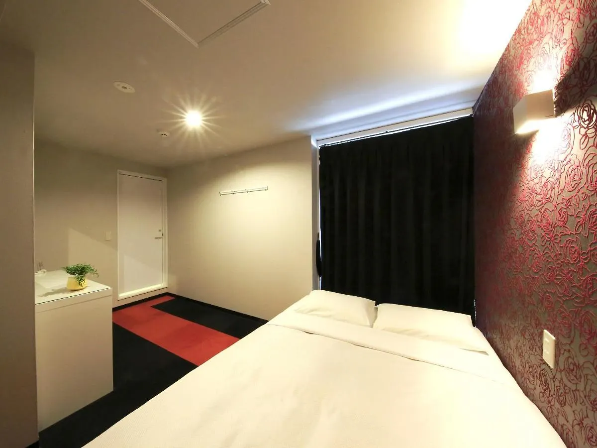 Art Inn Namba Осака 3*,